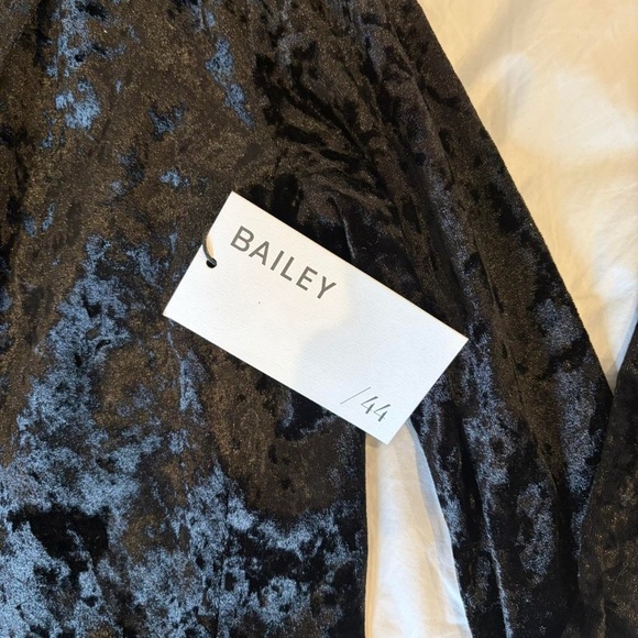 Bailey 44 Black Velvet Blazer Jacket NWT Small - Picture 4 of 7